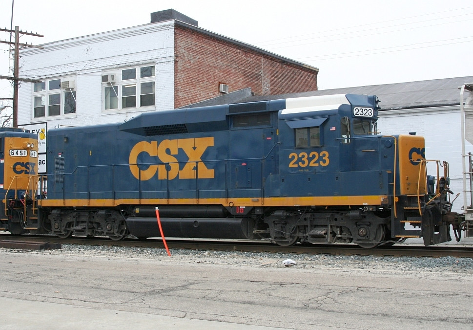 CSX 2323 on SB freight